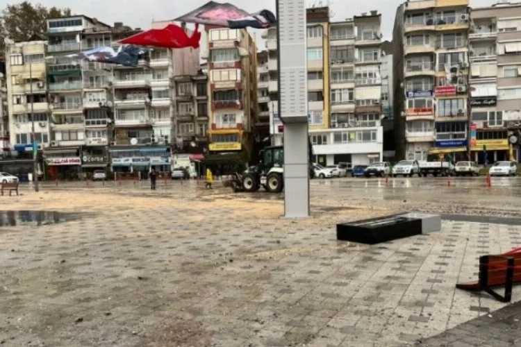 Bursa Büyükşehir'den fırtına mesaisi