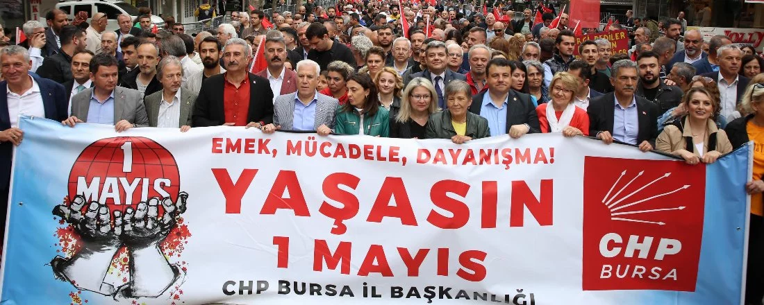 1 Mayıs Emek ve Dayanışma Günü, binlerce kişinin katılımıyla Bursa’nın farklı noktalarında coşkulu bir şekilde kutlandı