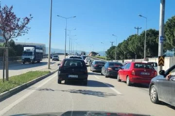 Bursa'da Alaaddinbey Kavşağında trafik çilesi!