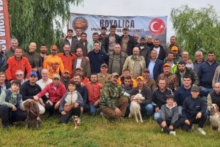 Bursa'da avcı köpekler ilk sırayı almak için yarıştı