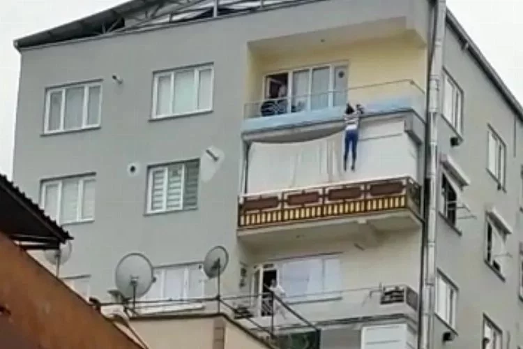 Bursa'da balkondan düşen Semanur'dan acı haber