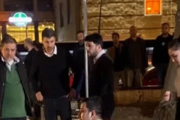 Bursa'da bir kişi sokak ortasında bıçaklandı!