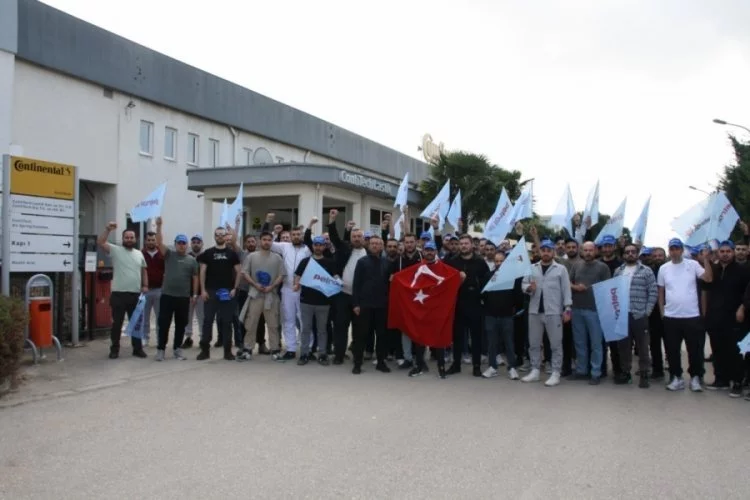 Bursa'da Contitech işçilerinden 'keyfi işten çıkarma' eylemi