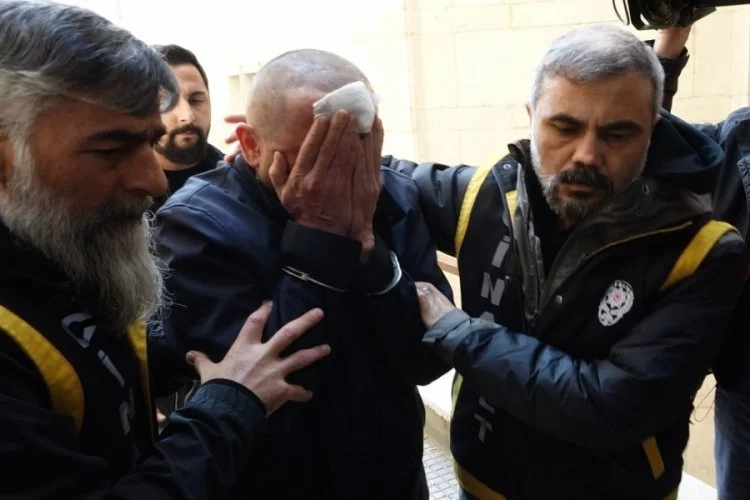 Bursa'da eşini öldüren sanıktan ilginç savunma: Korkuyla eşimi bıçakladım