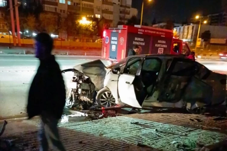 Bursa'da gece yarısı feci kaza!
