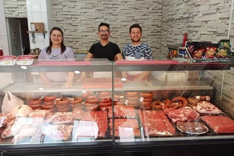 Bursa’da kooperatif kuran köylüler; açtıkları et marketle kendi etlerini satıyor