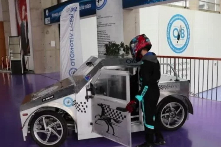 Bursa'da meslek lisesi öğrencileri elektrikli araç üretti!
