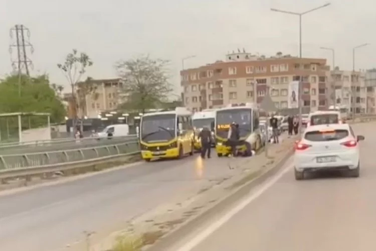 Bursa'da minibüs şoförlerinin yumruklu sopalı kavgası!