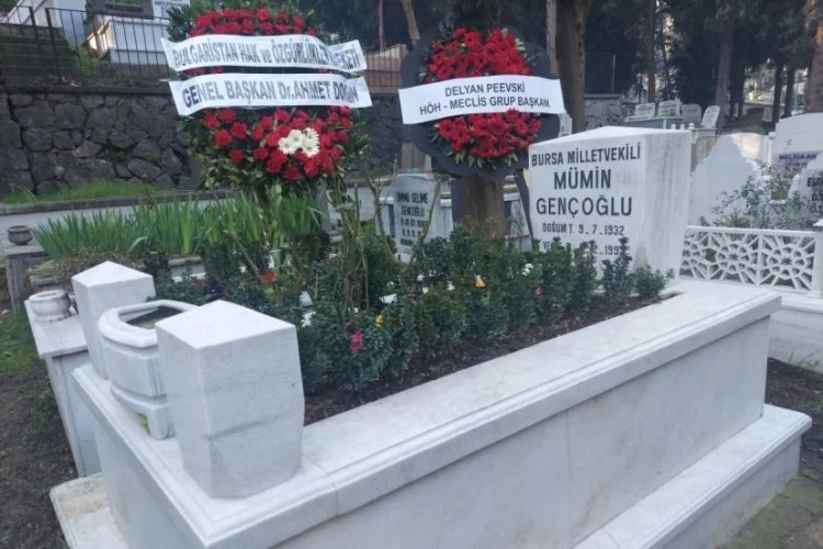 Bursa'da Mümin Gençoğlu kabri başında anılıyor