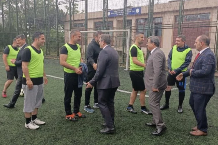 Bursa'da okullar arası Öğretmenler Voleybol ve Futbol Turnuvası başladı