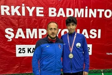 Bursa'da Osmangazili badmintoncudan altın madalya!