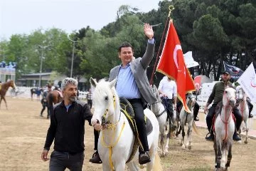 Bursa'da rahvan atları fetih coşkusunu zirveye taşıdı