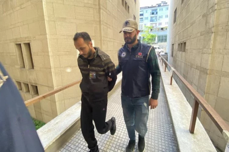 Bursa’da yakalanan 3 DEAŞ bombacısı adliyeye sevk edildi