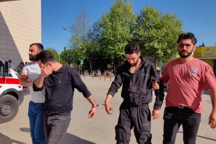 Bursa'da yakalanan uyuşturucu tacirlerinden 2'si tutuklandı