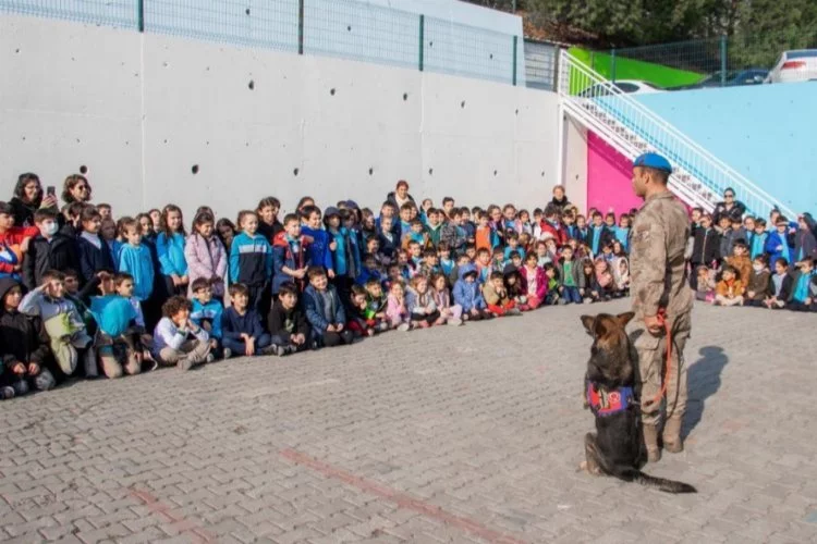 Bursa İl Jandarma Komutanlığı'ndan öğrencilere eğitim ziyareti