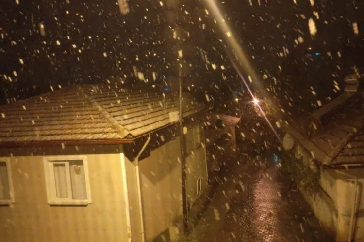Bursa Keles'te kar yağışı başladı