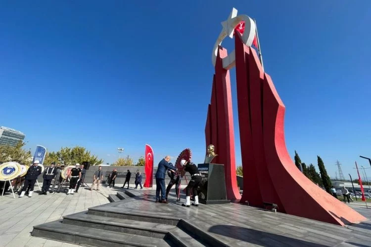 Bursa Valiliği, Mihraplı Şehitlik Anıtı'nda Gaziler Günü'nü andı