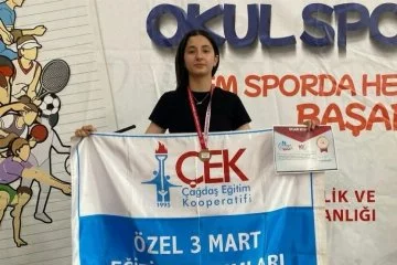 Bursalı Ada, Türkiye Eskrim Şampiyonu oldu