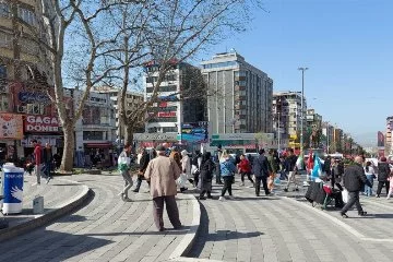 Bursalılar güzel havanın tadını çıkardı! Çarşıda yoğunluk