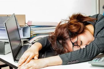 Çalışırken uykulu olanlar sosyal jet lag yaşıyor olabilirsiniz dikkat!
