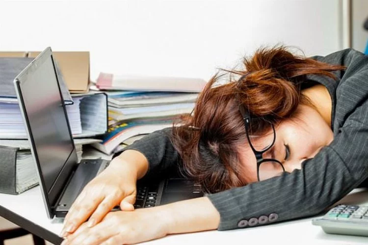 Çalışırken uykulu olanlar sosyal jet lag yaşıyor olabilirsiniz dikkat!