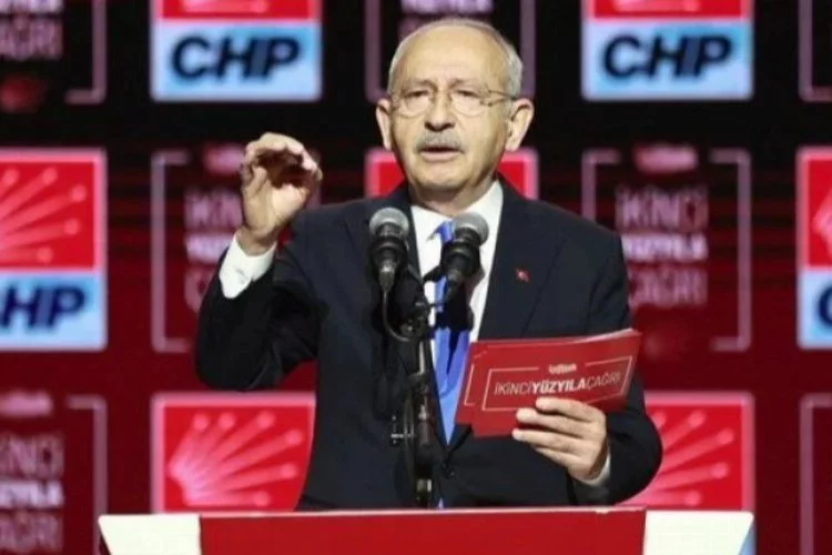 Kılıçdaroğlu fiyaskolara sahne olan konuşmasında adaylığını resmen ilan etti: Geliyorum ey dünya .!