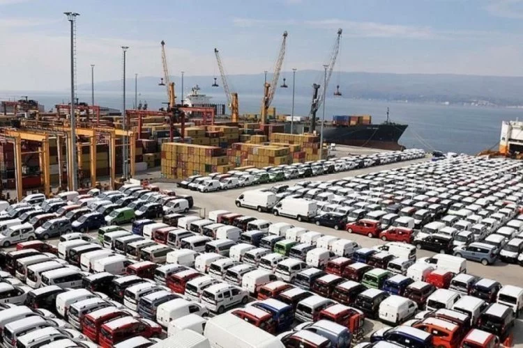 Çin'in artan otomobil ihracatı, araç taşıyan Ro-Ro gemilerinde kapasite sorunu başlattı