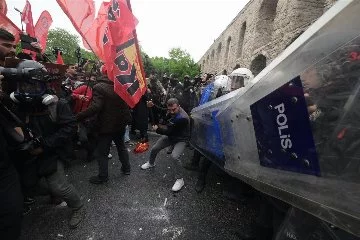 Cüneyt Özdemir'den polise saldıran göstericilere: Bu rezalet artık yaşanmamalı