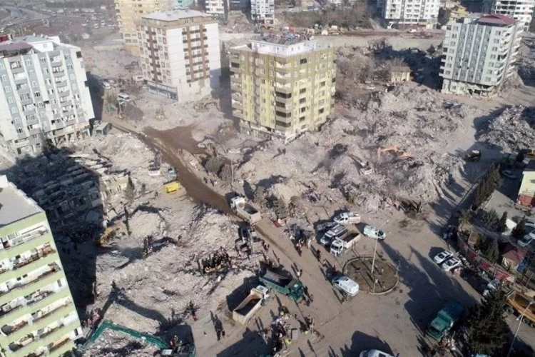 Depremde yıkılan Reyyan Apartmanı hakkında dikkat çeken açıklama