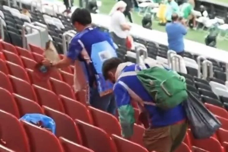Dünya Kupası'nda Japon taraftarların medeniyeti Katarlı taraftarları şaşkına çevirdi