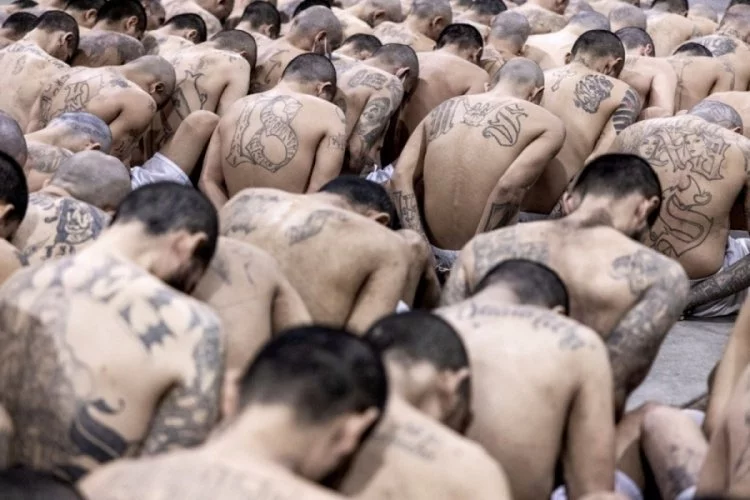 El Salvador'daki mega hapishanenin nüfusu iki katına çıktı