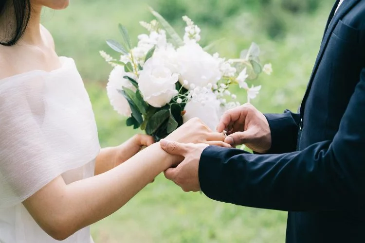 Evlenecek gençlere faizsiz kredi imkanı
