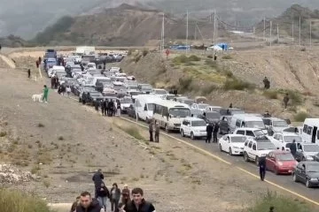 Ermenistan: Karabağ'ı terk edenlerin sayısı 100 bini geçti