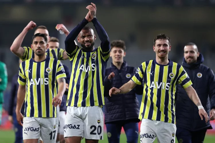 Fenerbahçe - Antalyaspor maçının ilk 11'leri