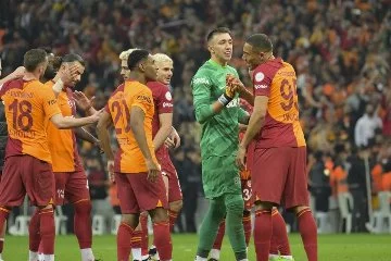 Fenerbahçe derbisi öncesi düşündüren detay! Galatasaray'da 7 isim kart sınırında