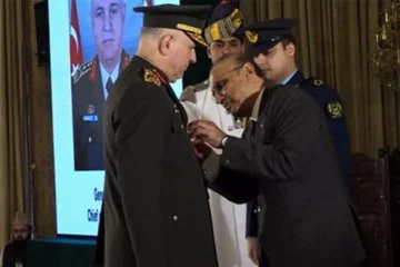 Genelkurmay Başkanı Metin Gürak'a Pakistan'da 'İmtiyaz Nişanı' verildi