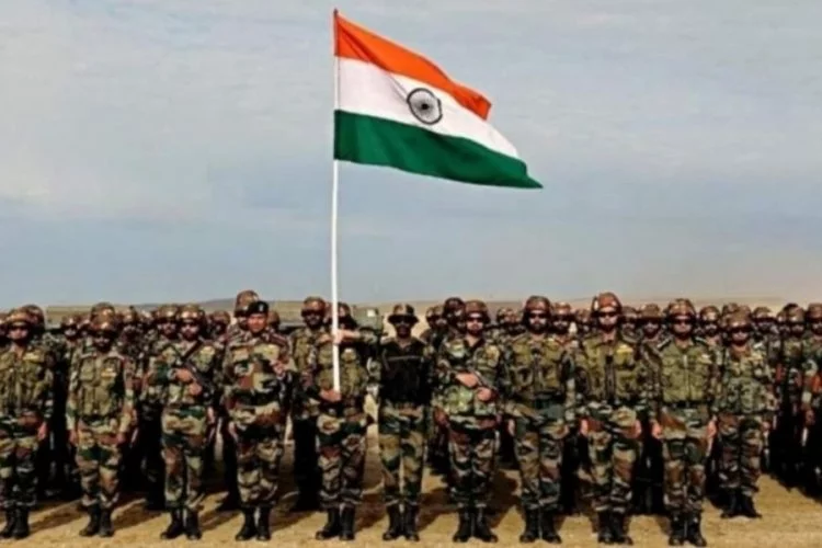 Hindistan, 8,5 milyar dolar değerinde askeri teçhizat alımını onayladı