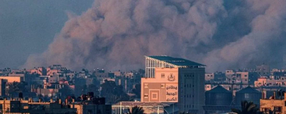 İsrail güçleri, Refah'taki belediye binasını aralıksız şekilde topçu atışlarıyla hedef aldı