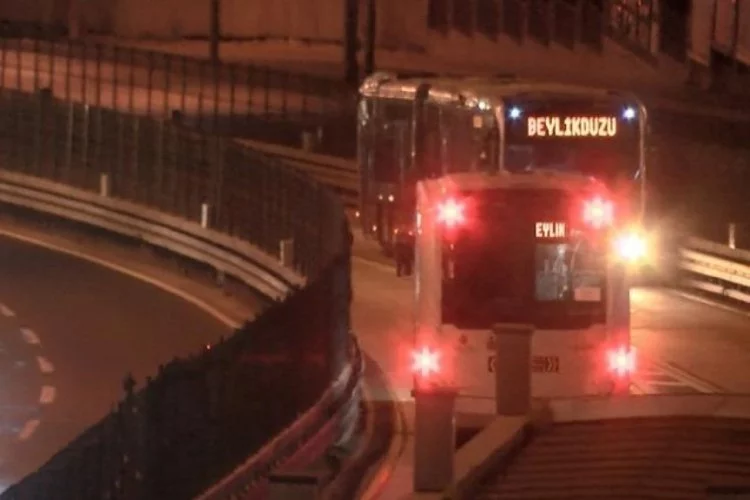 İstanbul'da metrobüs şoförüne metrobüs çarptı!