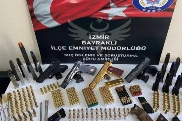 İzmir'de polisin baskın yaptığı evden 4 tabanca çıktı, 1 gözaltı