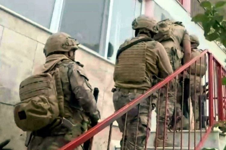 İzmir merkezli 5 ilde FETÖ operasyonu; 9 gözaltı
