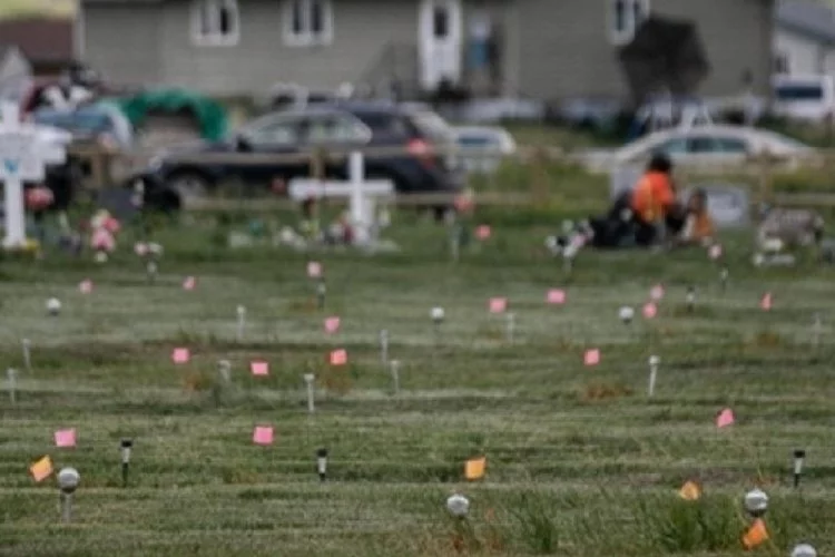 Kilise okullarının bahçesinde 66 çocuk mezarı daha tespit edildi