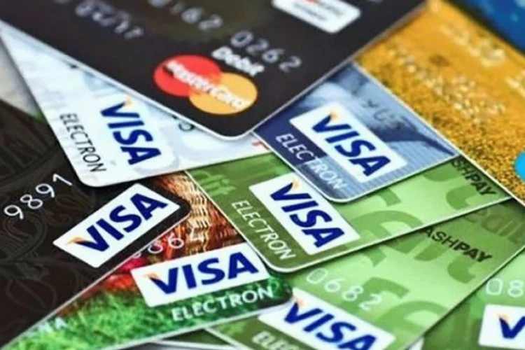 Kredi kartlarına düzenleme sinyali!