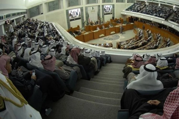 Kuveyt hükümeti istifa etti