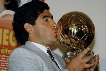 Maradona'nın ödülü satılıyor