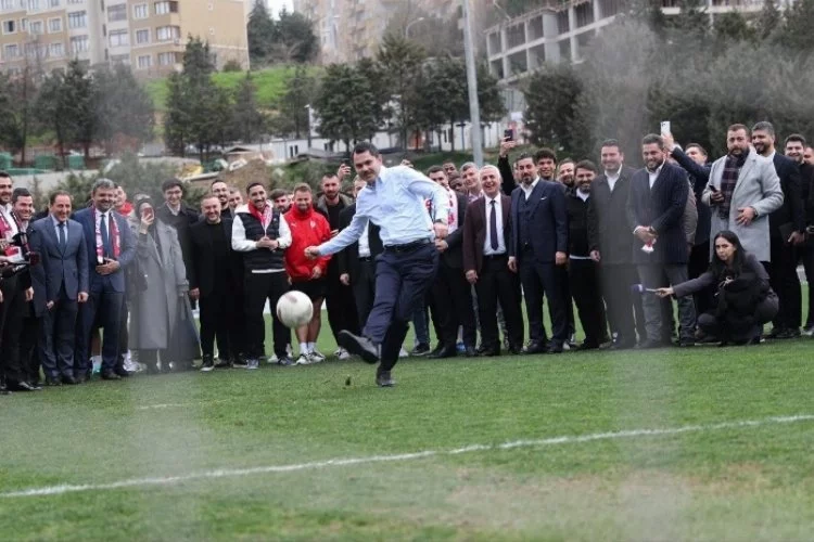 Murat Kurum, Pendikspor kalecisine karşı penaltı kullandı
