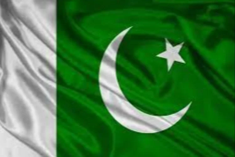Pakistan'da Bakanlar maaşlarını afetzedelere bağışladı