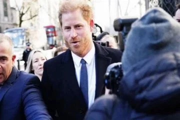 Prens Harry mahremiyet davası için Londra'ya gitti