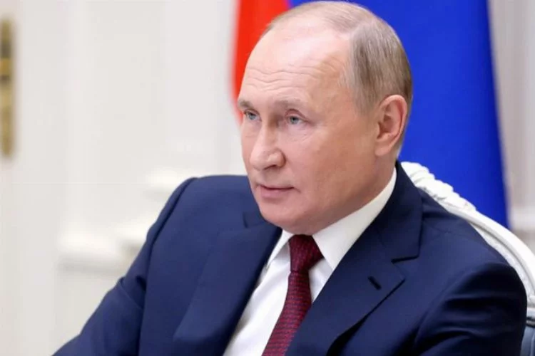 Putin, küçülmenin yüzde 2,5 düzeyinde gerçekleşmesini beklediklerini söyledi