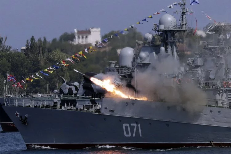 Rus donanmasına ait savaş gemisine saldırı